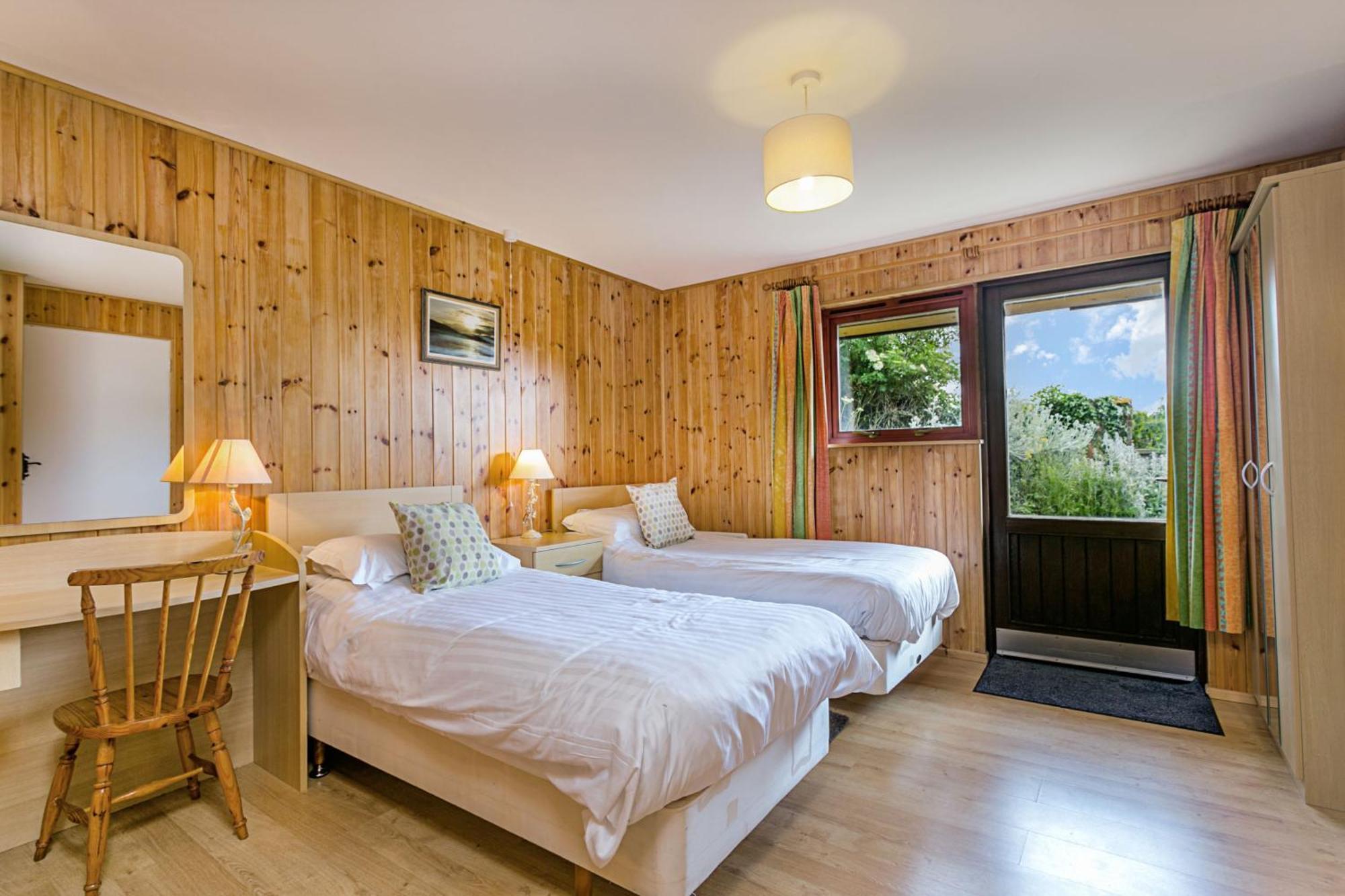 Laburnum Lodge Sleeps 6 Wheelchair Access Minehead Kültér fotó